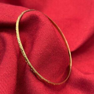 12K Gold “Wells” Thin Floral/Leaf Designed Bangle Bracelet